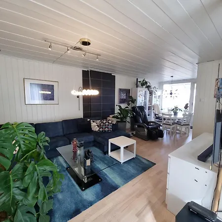 In Handsome Haven House * Gjøvik